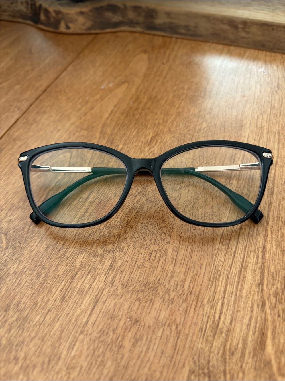 Cat eye glasses